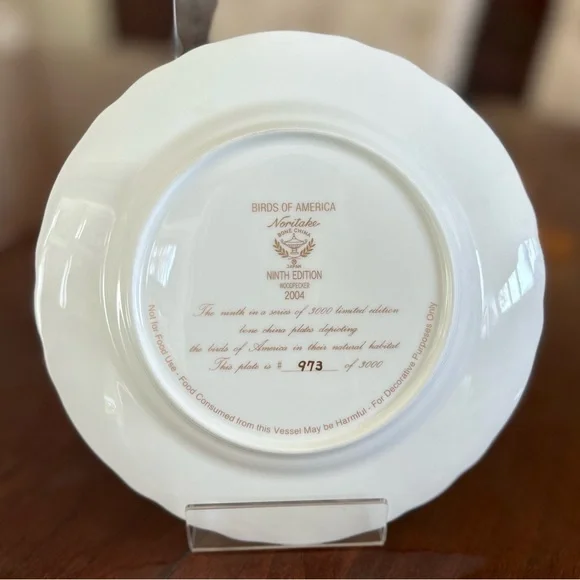 Noritake Plate Birds of America, Woodpecker, Christmas Series 2004, Collectible - Picture 2 of 6